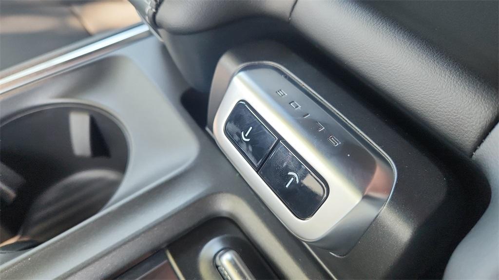new 2025 Ford Expedition car, priced at $77,653