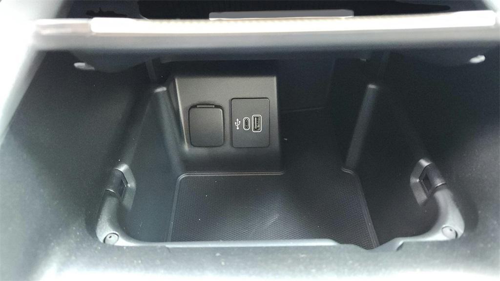 new 2025 Ford Explorer car, priced at $40,565