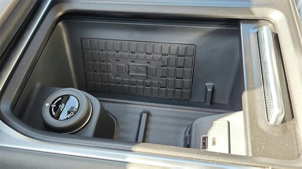 new 2025 Ford Expedition Max car, priced at $67,753