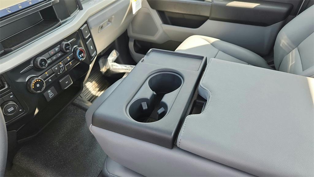 new 2025 Ford F-450 car, priced at $68,054