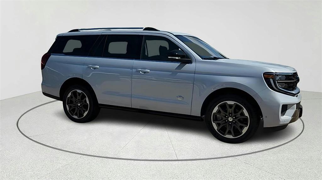 new 2025 Ford Expedition car, priced at $83,136