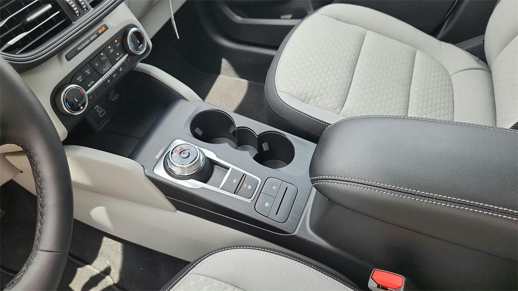 new 2025 Ford Escape car, priced at $25,135