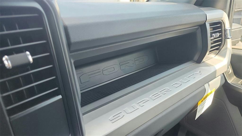 new 2025 Ford F-450 car, priced at $79,390
