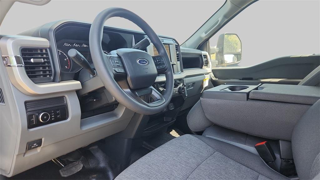 new 2025 Ford F-450 car, priced at $79,390