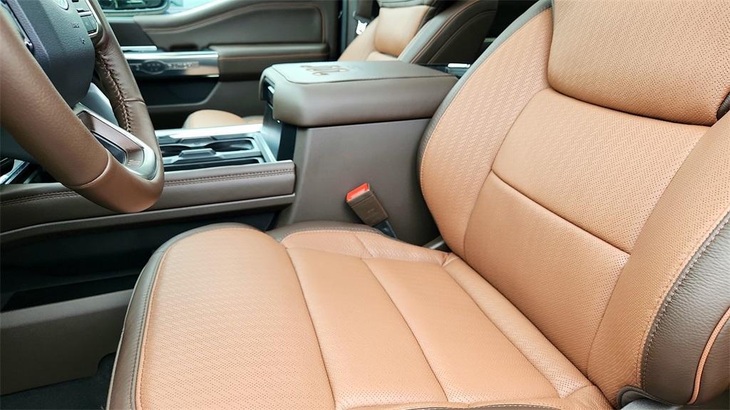 new 2025 Ford F-450 car, priced at $106,410