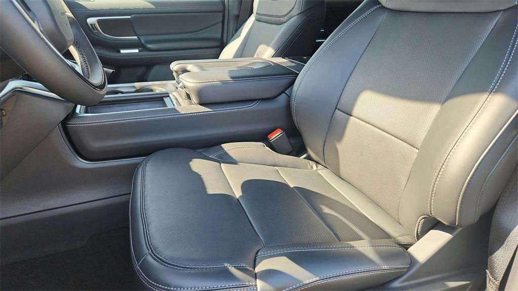 new 2025 Ford Expedition Max car, priced at $82,424