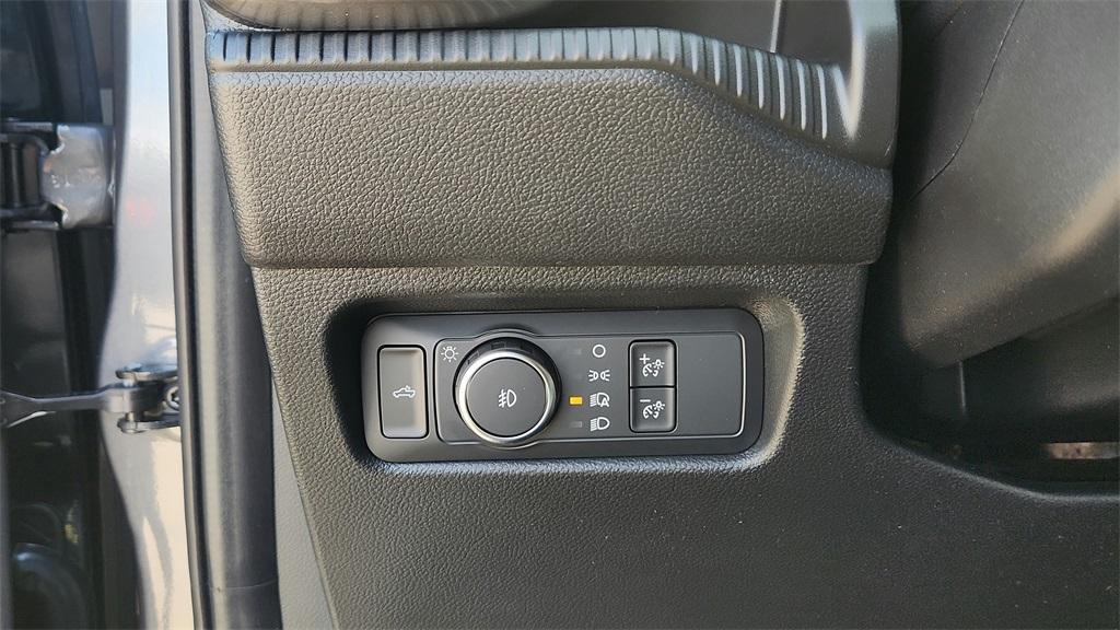 new 2025 Ford Ranger car, priced at $33,984