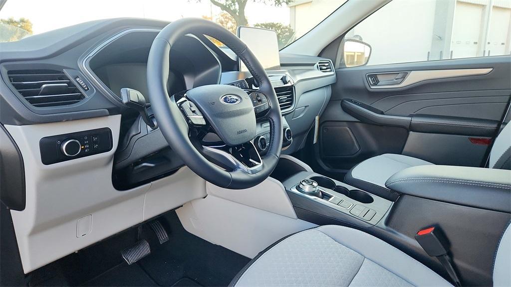 new 2025 Ford Escape car, priced at $28,499
