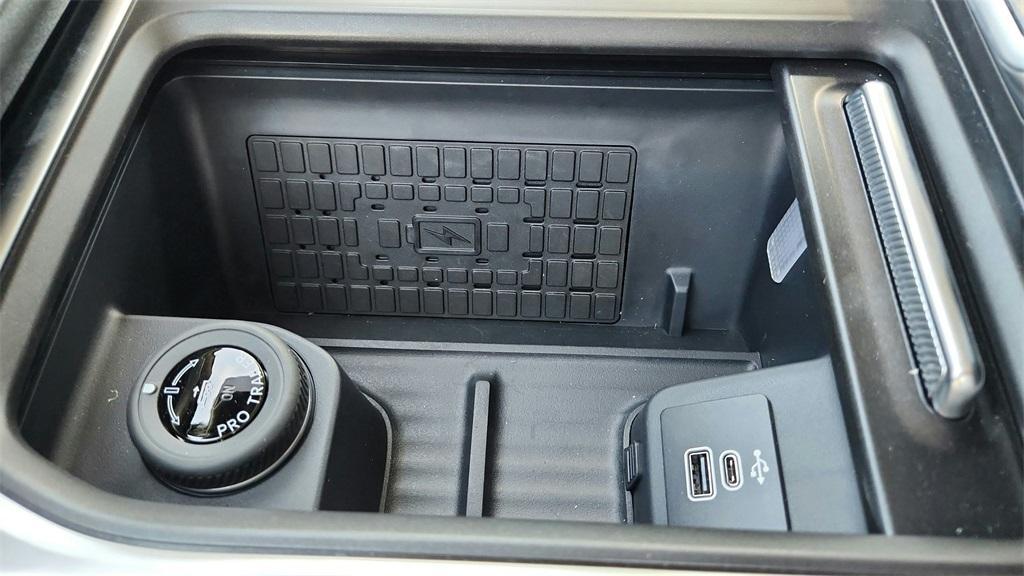 new 2025 Ford Expedition car, priced at $87,696