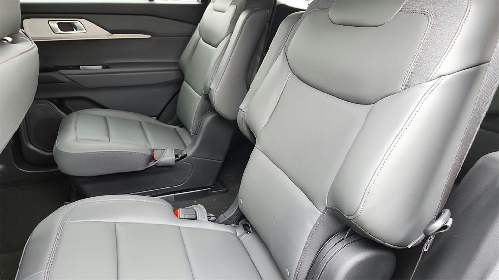 new 2025 Ford Explorer car, priced at $38,004