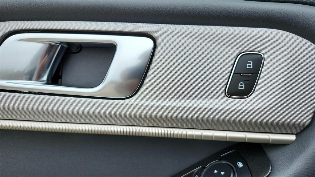 new 2025 Ford Explorer car, priced at $38,004