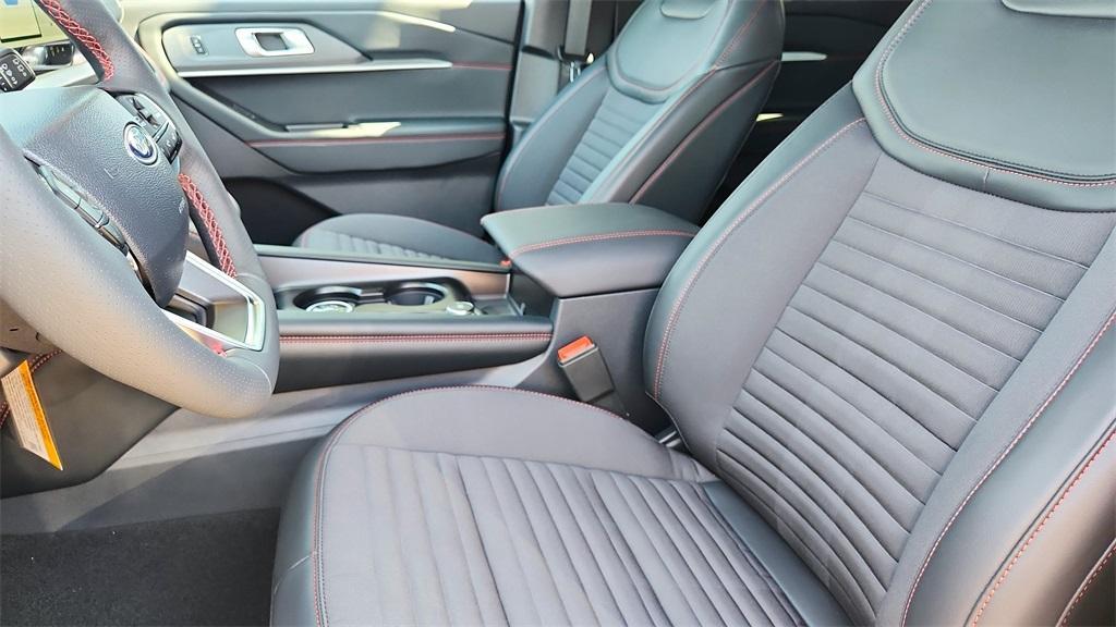 new 2025 Ford Explorer car, priced at $41,289