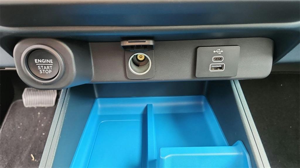 new 2025 Ford Maverick car, priced at $32,886