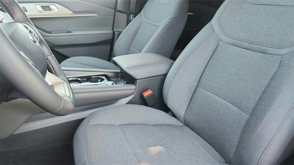 new 2025 Ford Explorer car, priced at $35,050