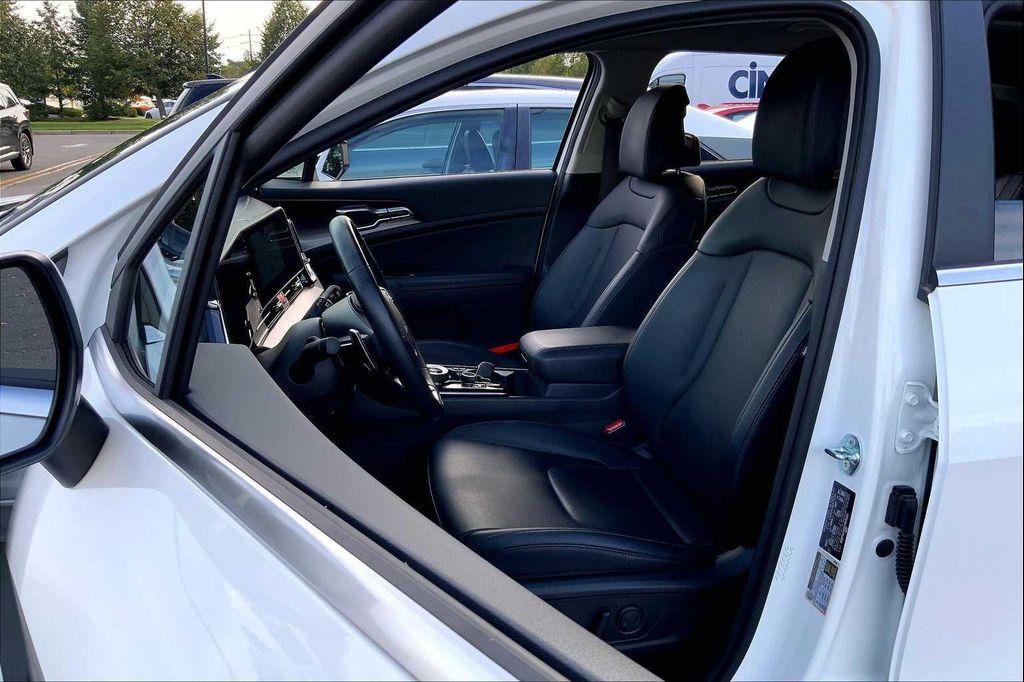 used 2023 Kia Sportage Hybrid car, priced at $25,900