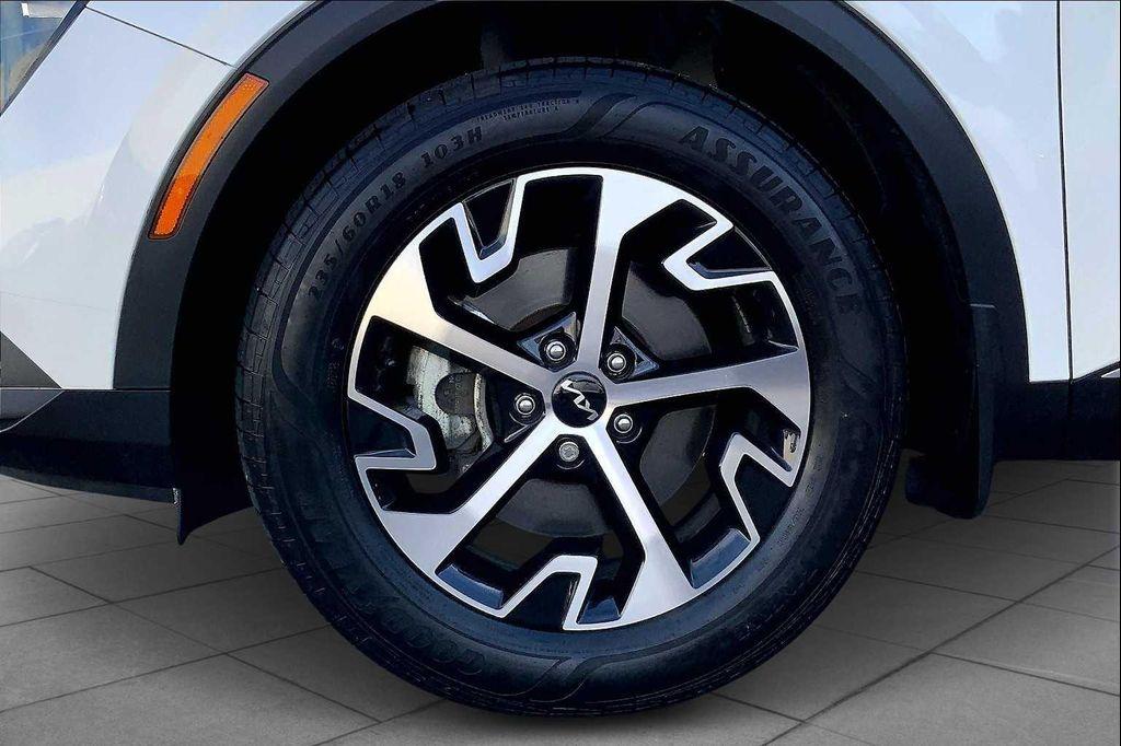 used 2023 Kia Sportage Hybrid car, priced at $25,900