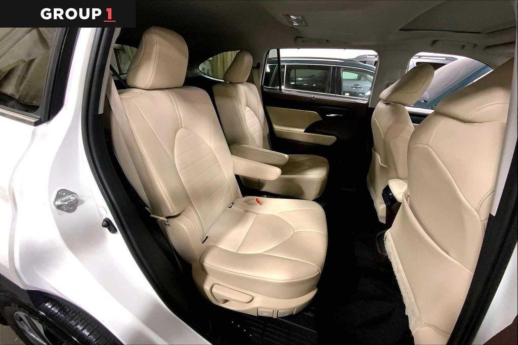 used 2020 Toyota Highlander car, priced at $32,497