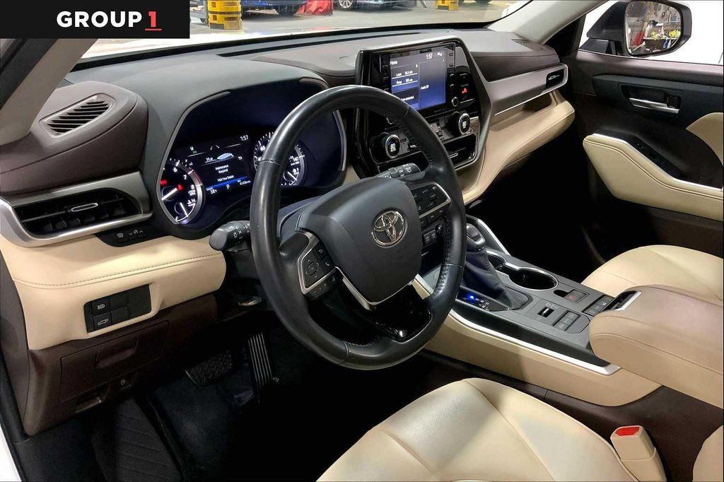 used 2020 Toyota Highlander car, priced at $32,497