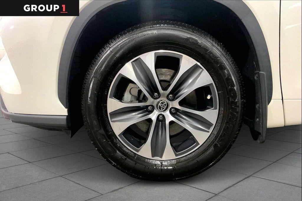used 2020 Toyota Highlander car, priced at $32,497