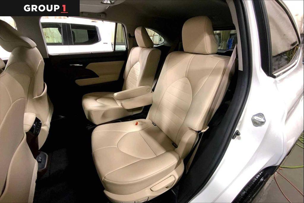 used 2020 Toyota Highlander car, priced at $32,497