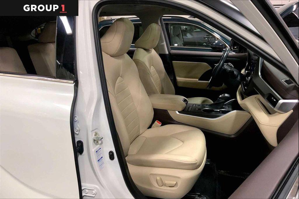 used 2020 Toyota Highlander car, priced at $32,497