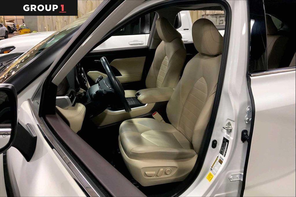 used 2020 Toyota Highlander car, priced at $32,497