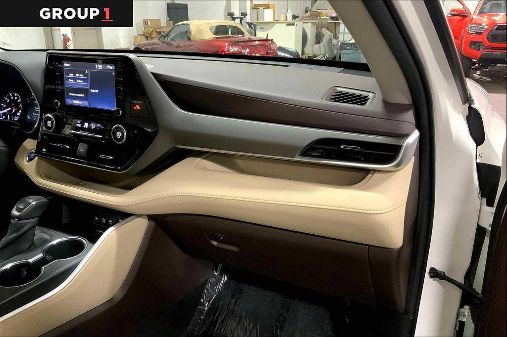 used 2020 Toyota Highlander car, priced at $32,497