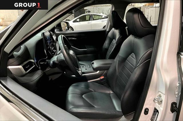 used 2022 Toyota Highlander Hybrid car, priced at $44,447