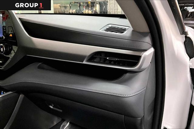 used 2022 Toyota Highlander Hybrid car, priced at $44,447