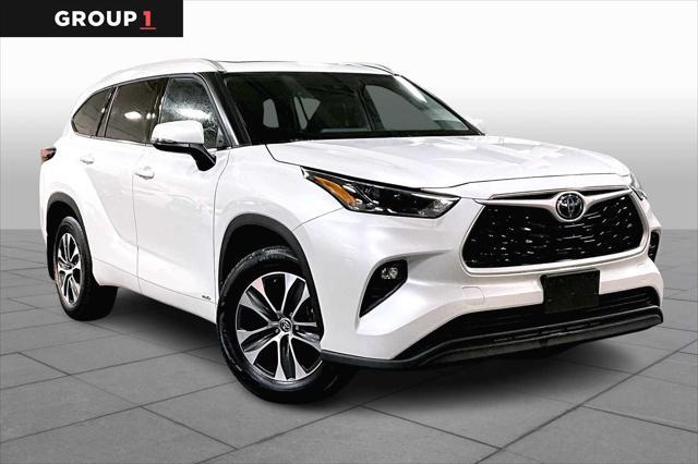 used 2022 Toyota Highlander Hybrid car, priced at $44,447
