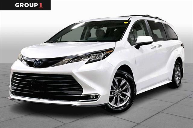 used 2022 Toyota Sienna car, priced at $43,877