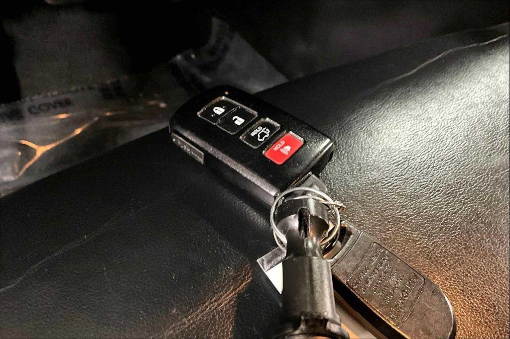 used 2019 Toyota Highlander car, priced at $19,935