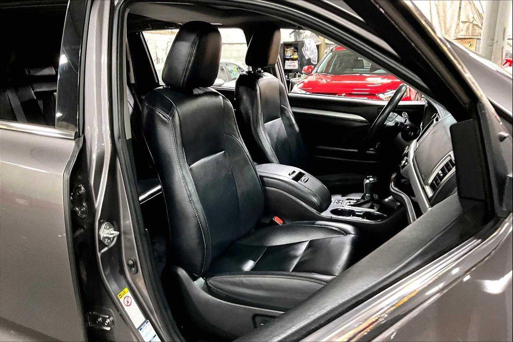 used 2019 Toyota Highlander car, priced at $19,935