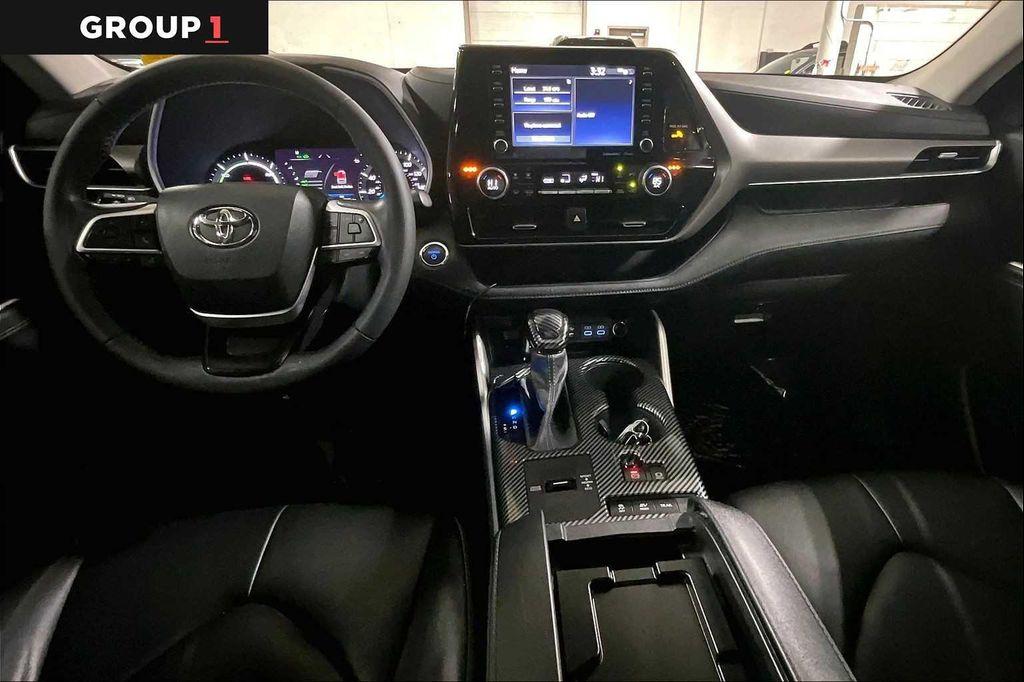 used 2022 Toyota Highlander Hybrid car, priced at $35,997