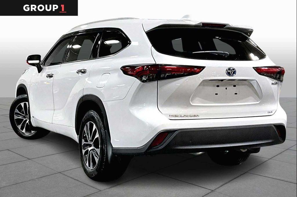 used 2022 Toyota Highlander Hybrid car, priced at $35,997