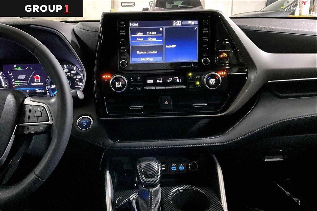 used 2022 Toyota Highlander Hybrid car, priced at $35,997