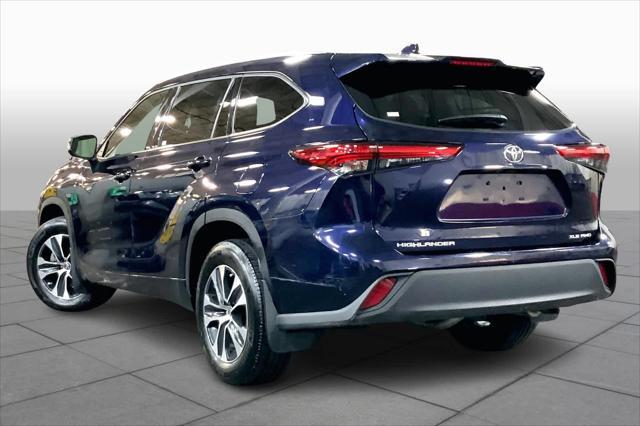 used 2022 Toyota Highlander car, priced at $37,511