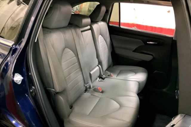 used 2022 Toyota Highlander car, priced at $37,511