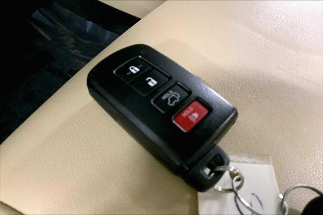 used 2018 Toyota Highlander car, priced at $20,387