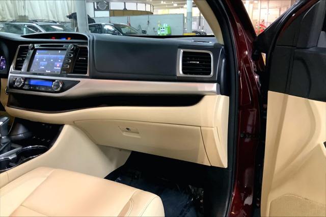 used 2018 Toyota Highlander car, priced at $20,387
