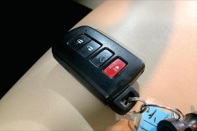 used 2018 Toyota Highlander car, priced at $20,387