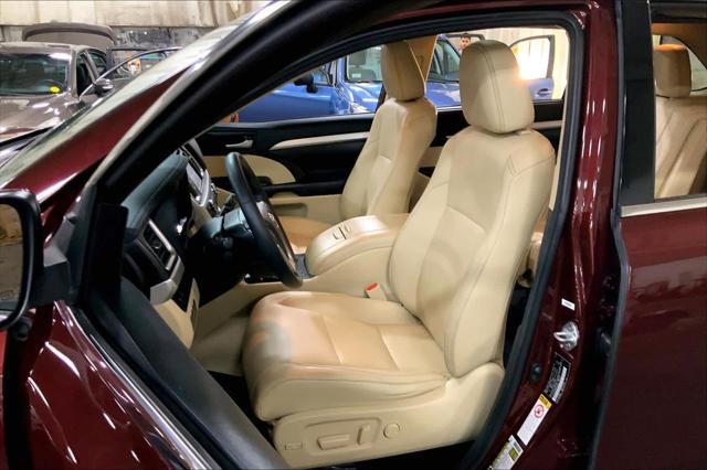 used 2018 Toyota Highlander car, priced at $20,387