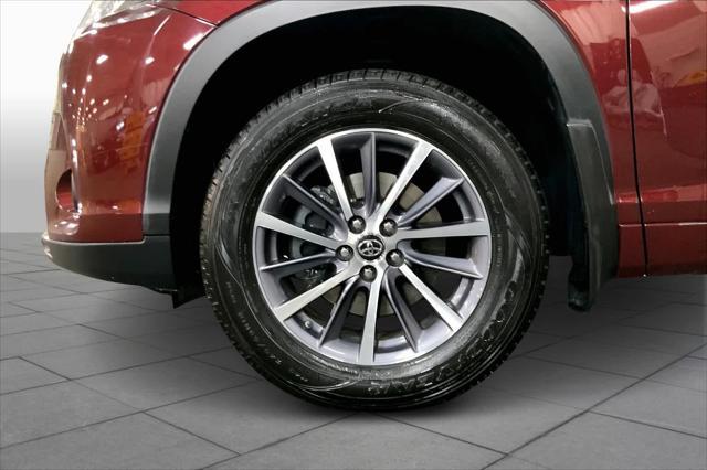 used 2018 Toyota Highlander car, priced at $20,387