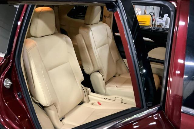 used 2018 Toyota Highlander car, priced at $20,387