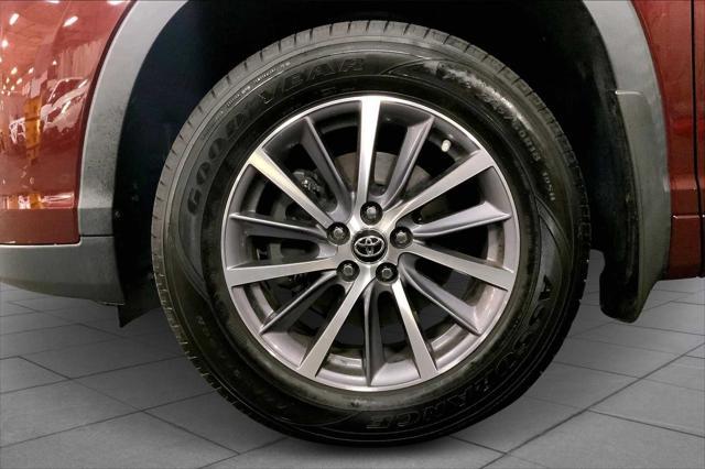 used 2018 Toyota Highlander car, priced at $20,387