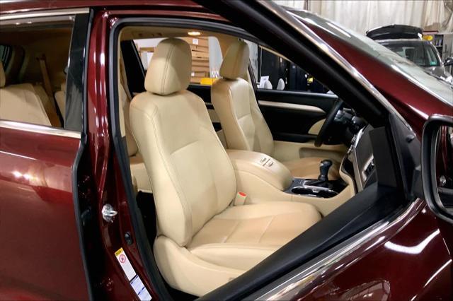 used 2018 Toyota Highlander car, priced at $20,387