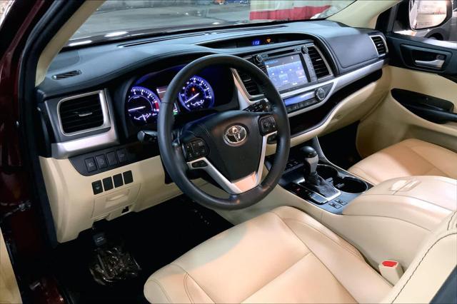 used 2018 Toyota Highlander car, priced at $20,387