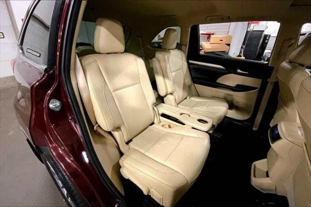 used 2018 Toyota Highlander car, priced at $20,387