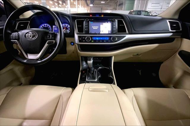 used 2018 Toyota Highlander car, priced at $20,387