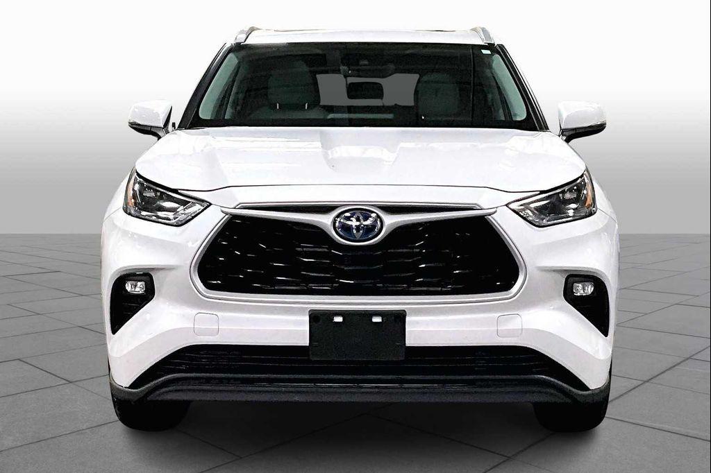 used 2022 Toyota Highlander Hybrid car, priced at $34,547